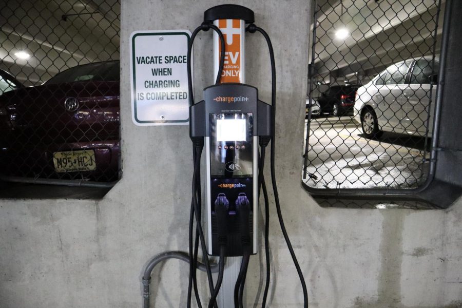 Using+the+chargers+costs+25+cents+per+hour+and+they+have+a+maximum+of+4+hours+per+charge.+