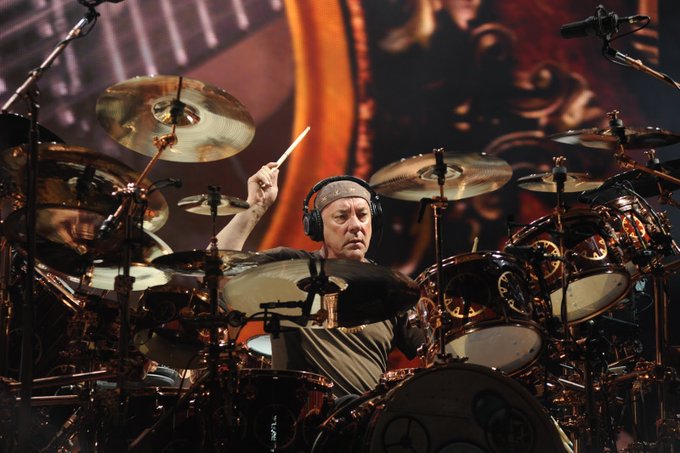 Acclaimed+drummer+of+Rush%2C+Neil+Peart%2C+recently+passed+away+from+brain+cancer.+%28Courtesy+of+Twitter%29