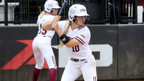 Softball Suffers Two Close Losses at NCAA Tournament