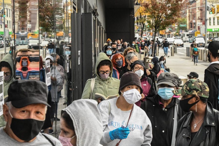 Early+voting+in+New+York+brought+long+lines+%28Courtesy+of+Twitter%29.+